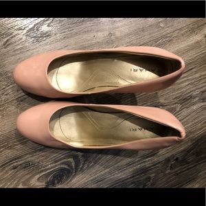 Blush Pink & Gold Tahari Size 9 Heels